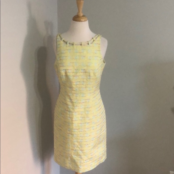 Carmen Marc Valvo Dresses & Skirts - Carmen Marc Valvo yellow cocktail dress, size 6